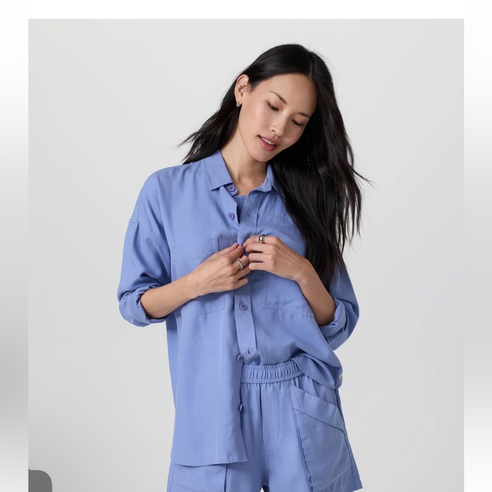 NWT Vuori Trestles Twill Button up, Blue, XL